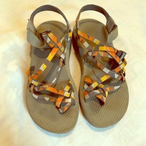 EUC women’s ZX2 chaco sandals